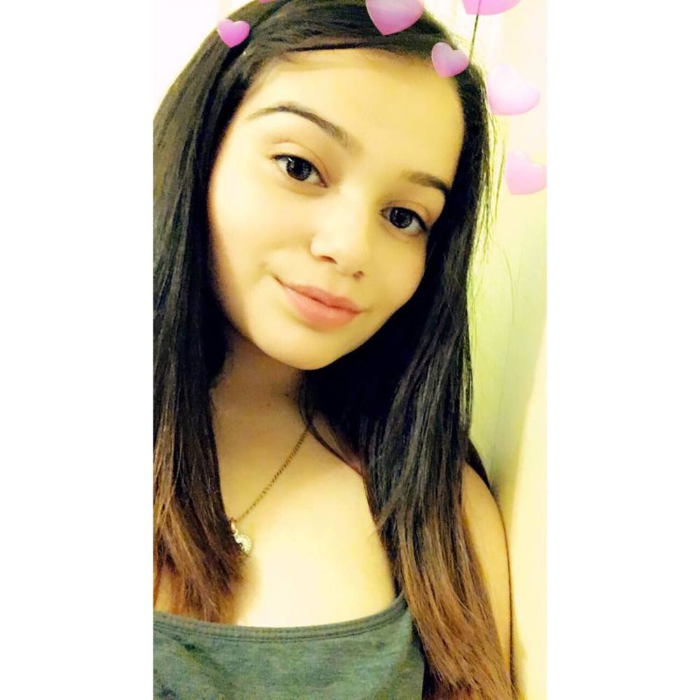 Meet your Posher, Estela